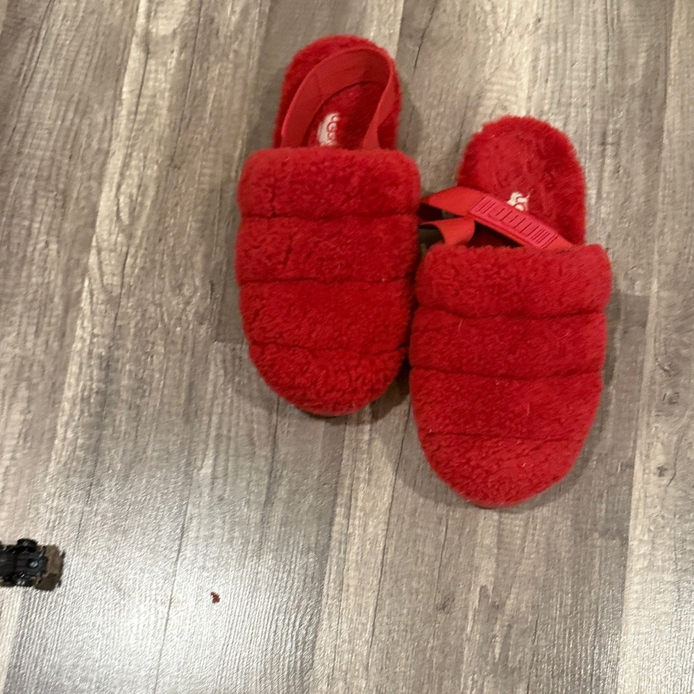 UGG  Red Fluffy Slippers
